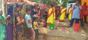 लातेहार में एसएलआरएम के तहत नुक्कड़ नाटक के माध्यम से स्वच्छता और सड़क सुरक्षा का संदेश