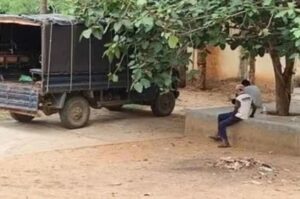 गुमला:भरनो में होटल संचालक का सड़ा-गला शव बंद घर से बरामद,मौत की गुत्थी सुलझाने में जुटी पुलिस