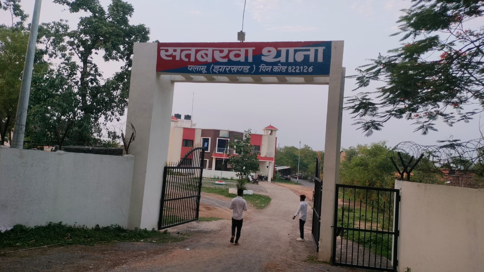 सड़क सुरक्षा नियम को ख्याल रखते हुए चलाया गया वाहन चेकिंग अभियान