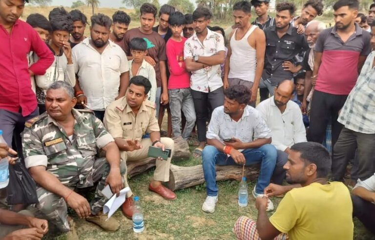 नहर निर्माण के दौरान हादसा, रोड रोलर ड्राइवर की मशीन से दबकर मौत