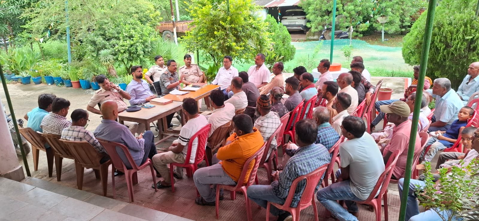 मुहर्रम पर्व को लेकर पड़वा थाना में शांति समिति बैठक संपन्न मुहर्रम पर्व को लेकर पड़वा थाना में शांति समिति बैठक संपन्न
