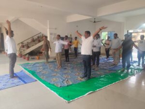 सतबरवा प्रखंड कार्यालय परिसर में मनाया गया अंतरराष्ट्रीय योग दिवस