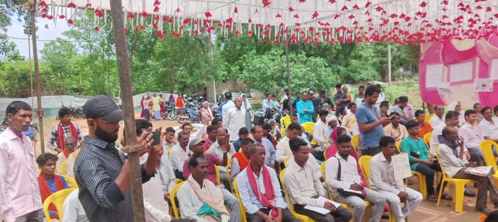 मनिका:शिक्षा के अधिकार को लेकर जनसुनवाई,एकल शिक्षक स्कूलों पर जताई गई चिंता मनिका:शिक्षा के अधिकार को लेकर जनसुनवाई,एकल शिक्षक स्कूलों पर जताई गई चिंता