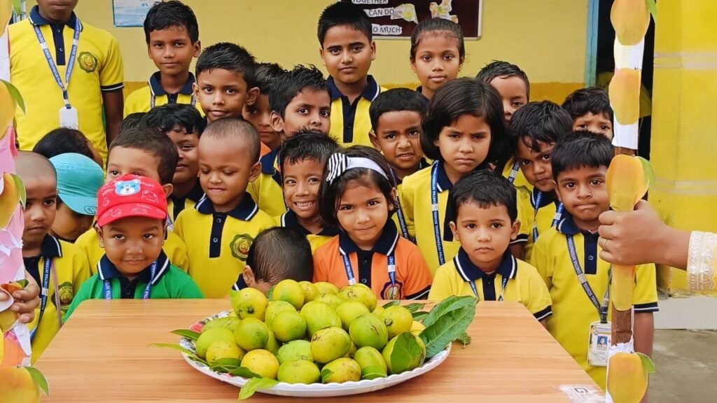 चेतना इंटरनेशनल स्कूल में बच्चों ने हर्षोल्लास से मनाया ‘मांगो डे’