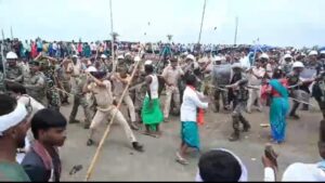 हूल दिवस पर भोगनाडीह में ग्रामीण और प्रशासन के बीच हिंसक झड़प में 5 पुलिस कर्मी हुए घायल