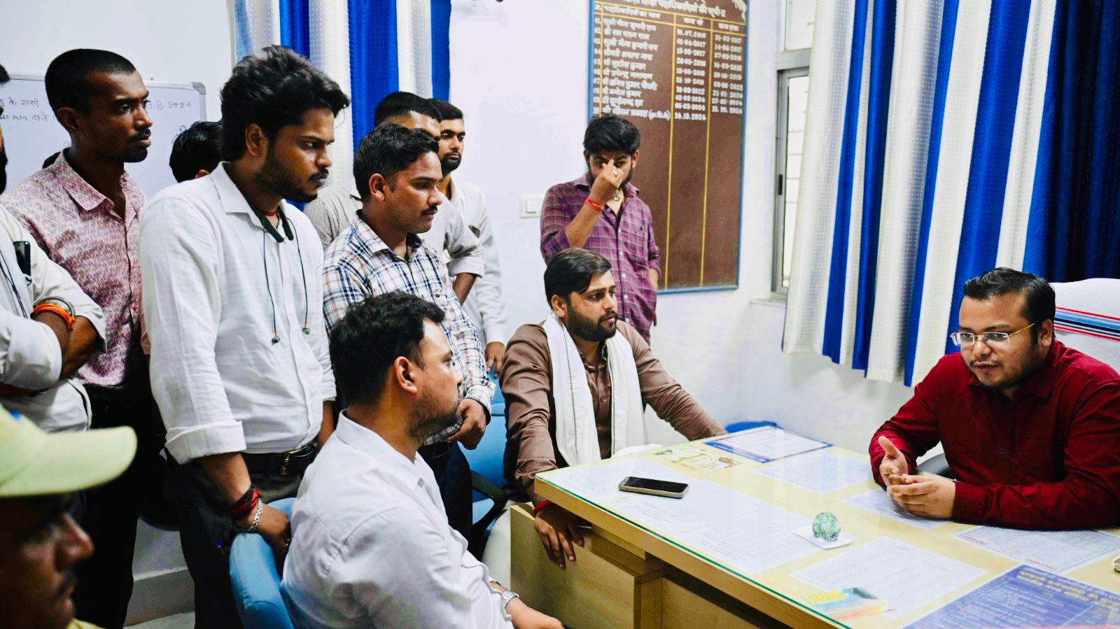 "हमारी बोली हमारी पहचान, भाषा हमारी माँ है साहेब... इसे मत छीनिए" — आशीष भारद्वाज