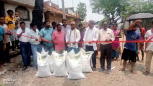 25 किलो कर लगभग 100 किसानों को किया गया धान बीज उपलब्ध