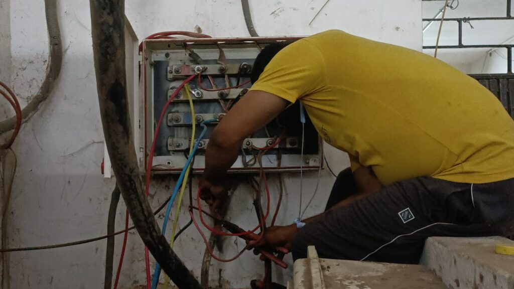 सदर अस्पताल में शॉर्ट सर्किट से लगी आग, मचा हड़कंप
