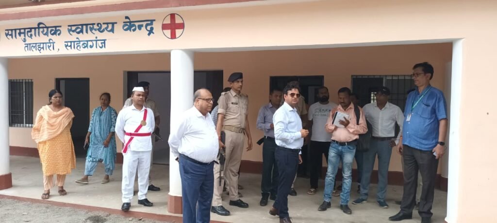 उपायुक्त हेमंत सती ने तालझारी सामुदायिक स्वास्थ्य केंद्र के नवनिर्माण कार्य का किया निरीक्षण, 10-11 जुलाई तक शिफ्टिंग का लक्ष्य