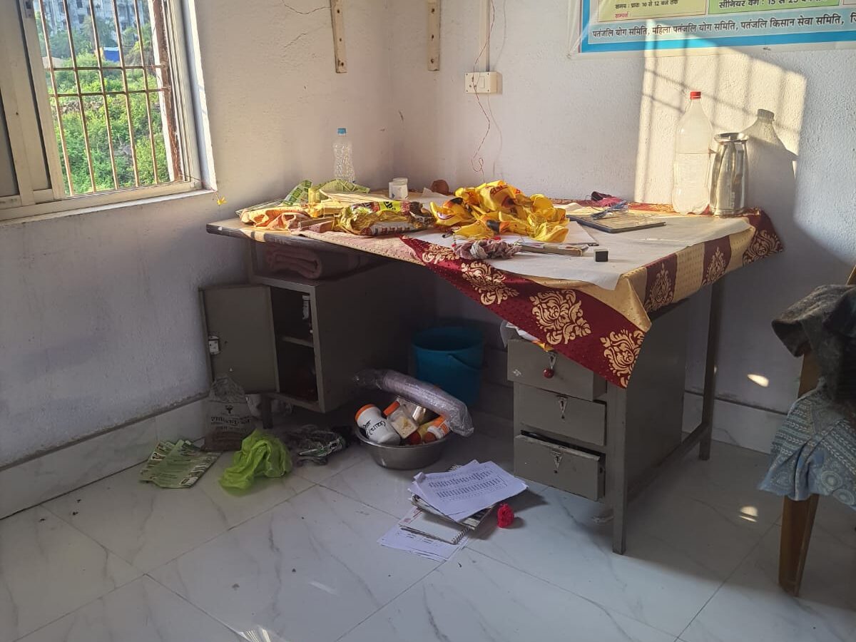 धोबी झरना स्थित योगभवन में चोरी, हजारों के सामान ले उड़े चोर धोबी झरना स्थित योगभवन में चोरी, हजारों के सामान ले उड़े चोर