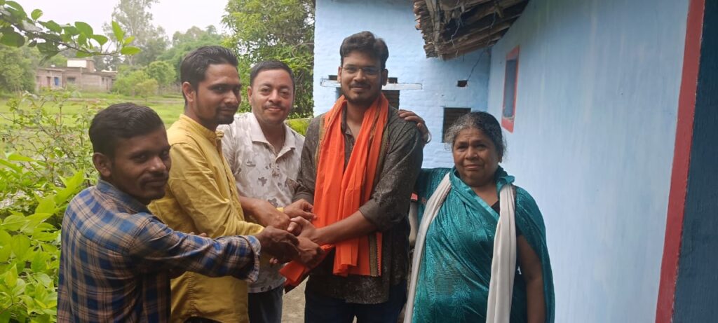 गांव कस्बे से जेपीएससी में चयनित आशीष कुमार, गांव में खुशी की लहर गांव कस्बे से जेपीएससी में चयनित आशीष कुमार, गांव में खुशी की लहर