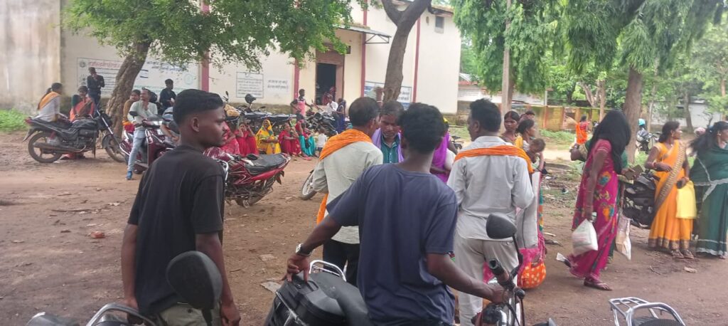 कृषि विभाग की मनमानी और दुर्व्यवहार से किसानों में आक्रोश
