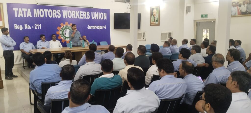 13 जुलाई को टाटा मोटर्स वर्कर्स यूनियन का जत्था जाएगा बाबाधाम, तैयारियों को लेकर बैठक आयोजित 13 जुलाई को टाटा मोटर्स वर्कर्स यूनियन का जत्था जाएगा बाबाधाम, तैयारियों को लेकर बैठक आयोजित