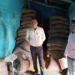 रूकी पंचायत के पीडीएस दुकानों का बीडीओ ने किया निरीक्षण