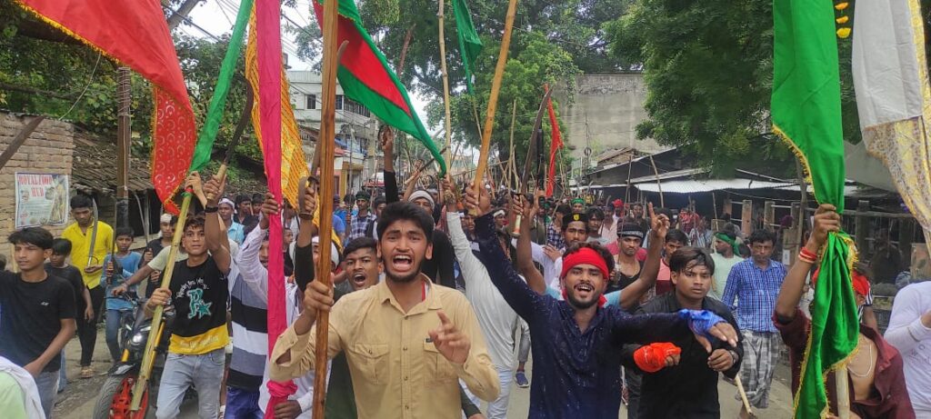 बरहरवा में मोहर्रम का जुलूस पारंपरिक श्रद्धा और सुरक्षा व्यवस्था के बीच शांतिपूर्ण संपन्न