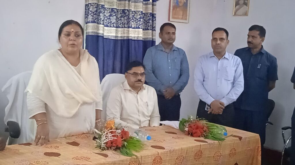ग्रामीण विकास मंत्री दीपिका पांडे सिंह ने नवडीहा पंचायत सचिवालय का किया निरीक्षण