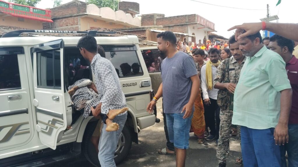 तेज रफ्ता बस की टक्कर से मासूम की मौत, एक बच्चा गंभीर रूप से घायल