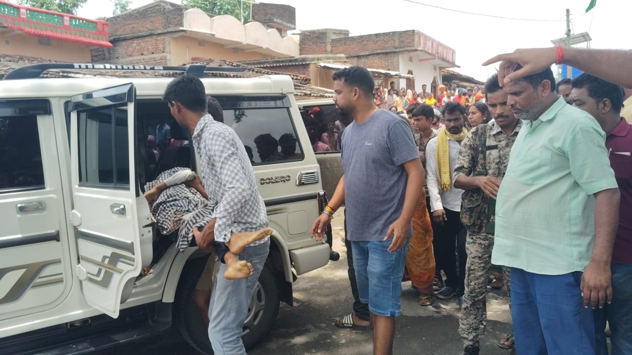 तेज रफ्ता बस की टक्कर से मासूम की मौत, एक बच्चा गंभीर रूप से घायल