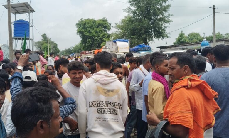 तेज रफ्ता बस की टक्कर से मासूम की मौत, एक बच्चा गंभीर रूप से घायल
