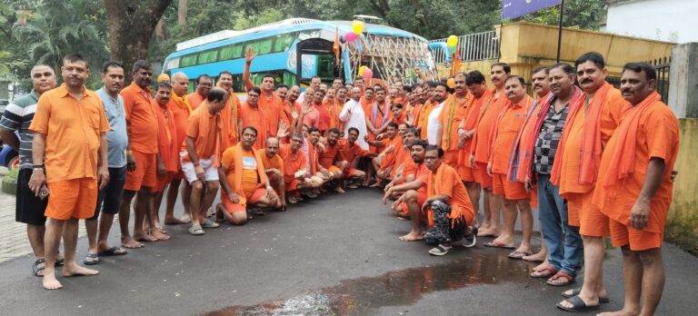 टाटा मोटर्स वर्कर्स यूनियन का जत्था हुआ बाबानगरी रवाना