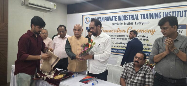 दीक्षांत समारोह में बतौर मुख्य अतिथि शामिल हुए सांसद बिद्युत दा