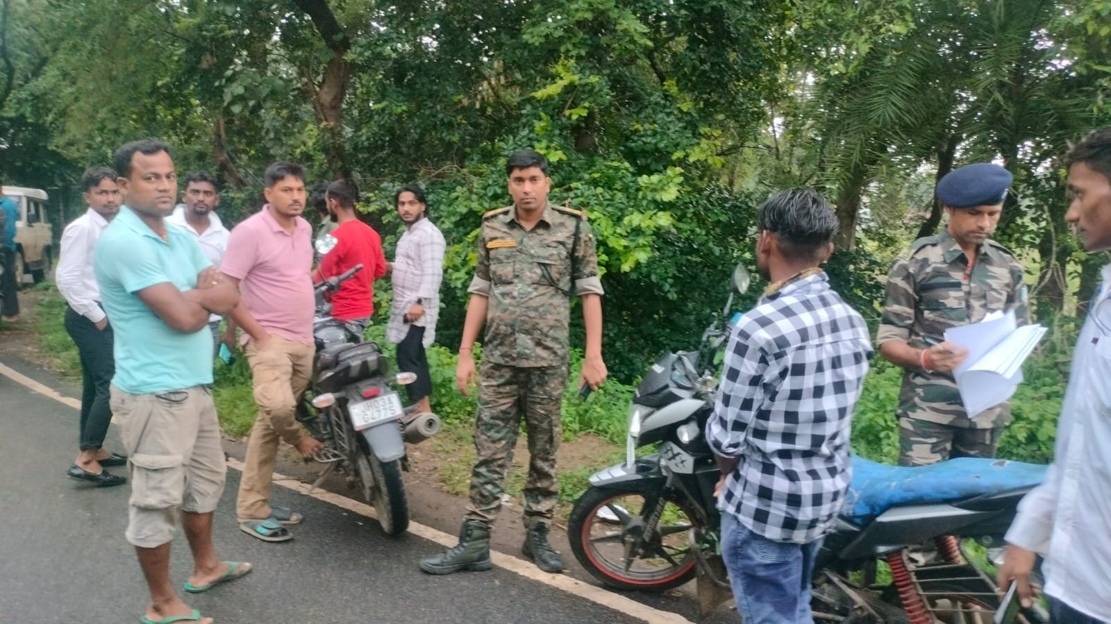 मलय डैम बना आकर्षण का केंद्र, सतबरवा पुलिस ने दिखाई सख्ती मलय डैम बना आकर्षण का केंद्र, सतबरवा पुलिस ने दिखाई सख्ती