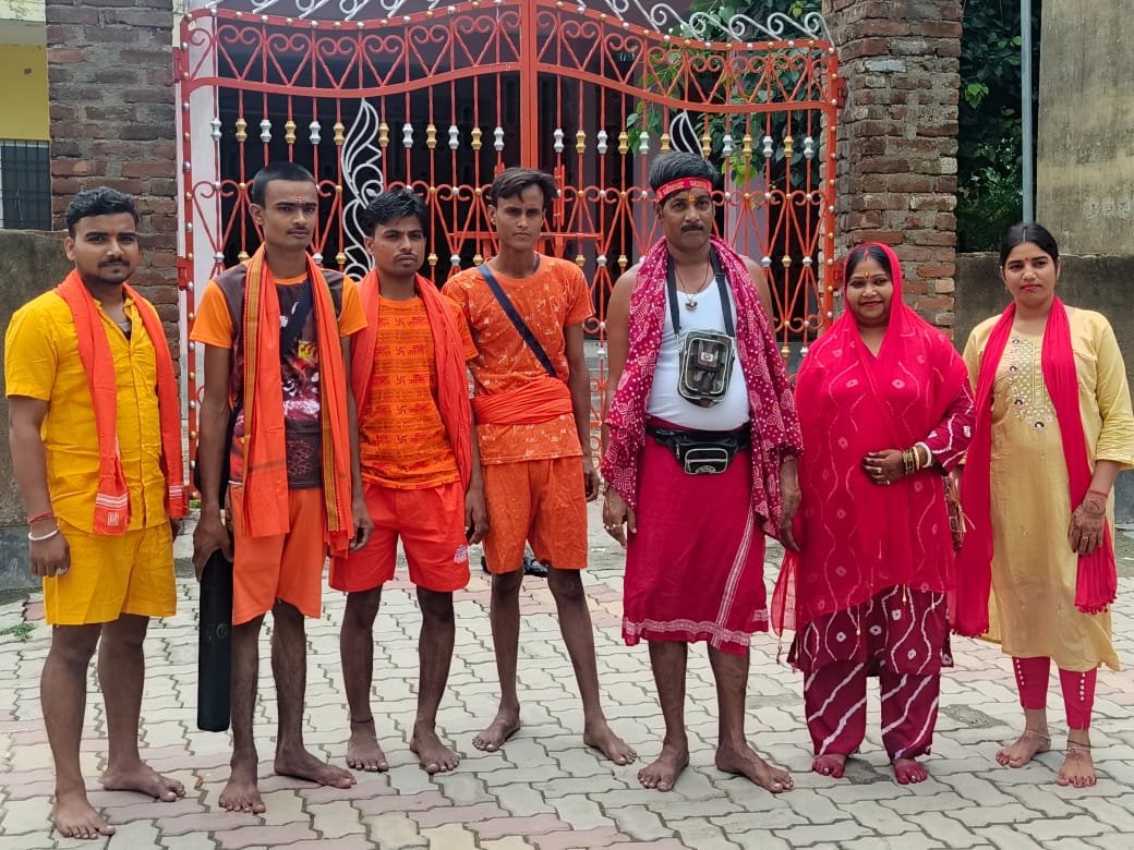 कांवरियों का जत्था बाबा धाम के लिए हुआ रवाना