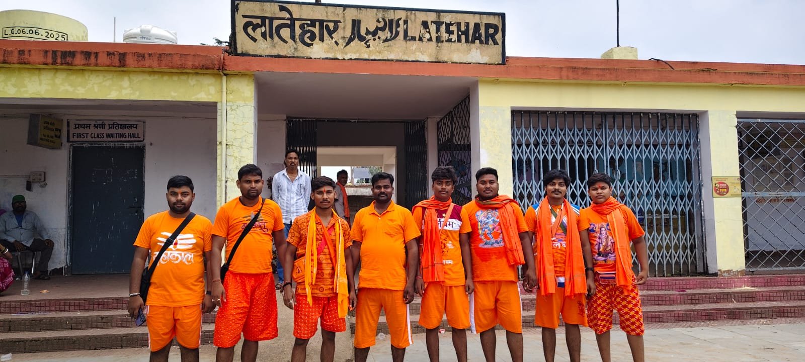 लातेहार से कांवरियों का जत्था रवाना, बाबा धाम देवघर के लिए निकले श्रद्धालु लातेहार से कांवरियों का जत्था रवाना, बाबा धाम देवघर के लिए निकले श्रद्धालु