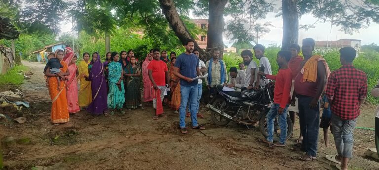 तपाखास बेदखली मामला: कांग्रेस-झामुमो एकजुट, अंचल अधिकारी की कार्रवाई को बताया अमानवीय
