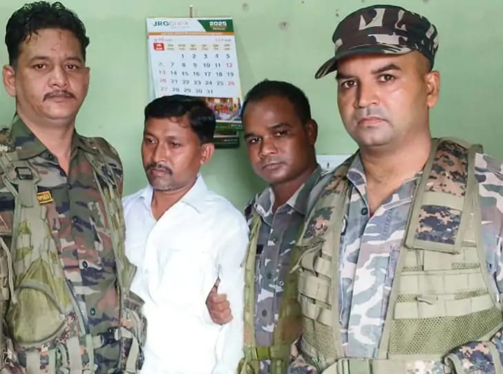 मनिका में भ्रष्टाचार पर एसीबी की सख्ती: ₹5000 रिश्वत लेते रंगेहाथ पकड़ा गया रोजगार सेवक