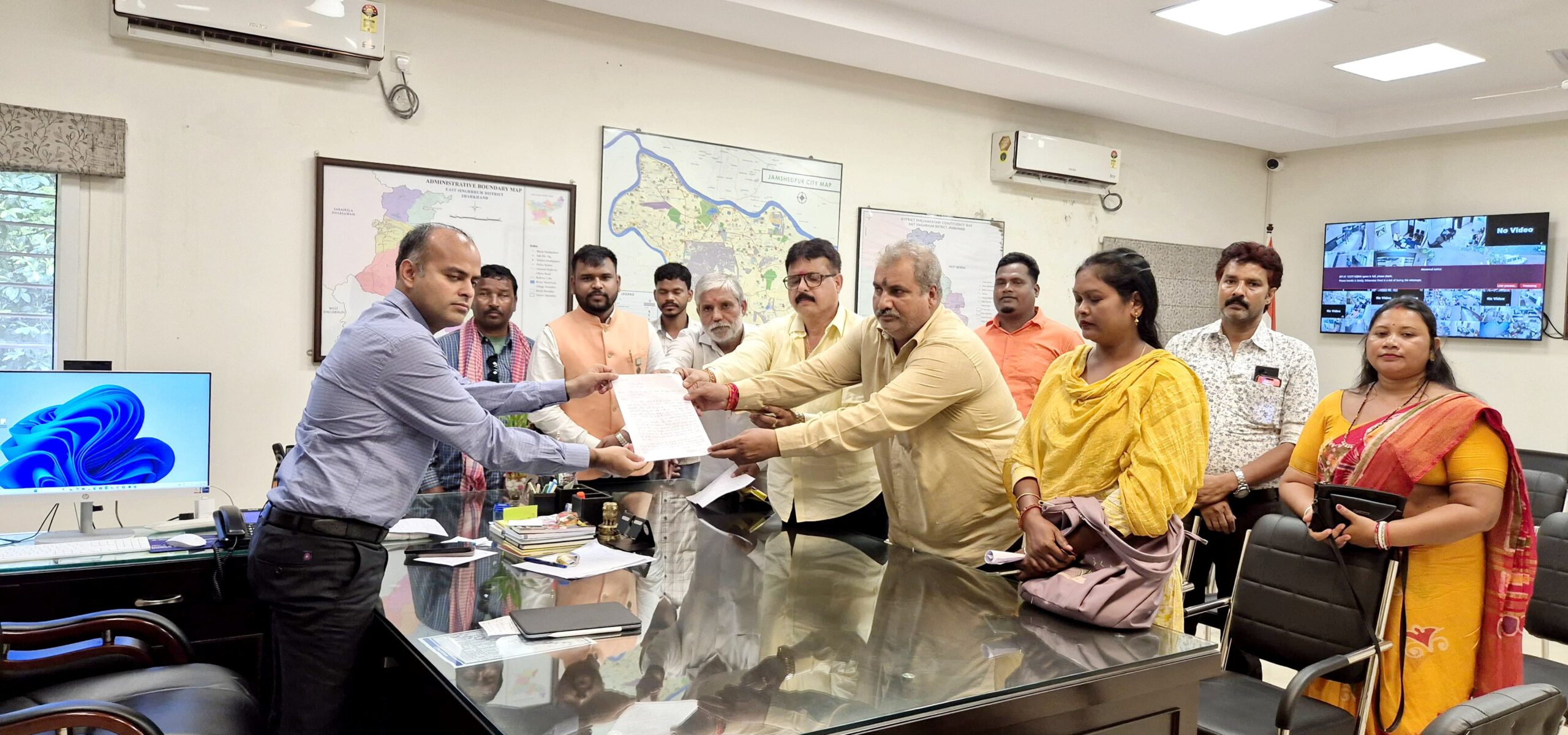 परसुडीह दुष्कर्म मामले में उचित कार्रवाई को लेकर उपायुक्त से मिलें भाजपाई