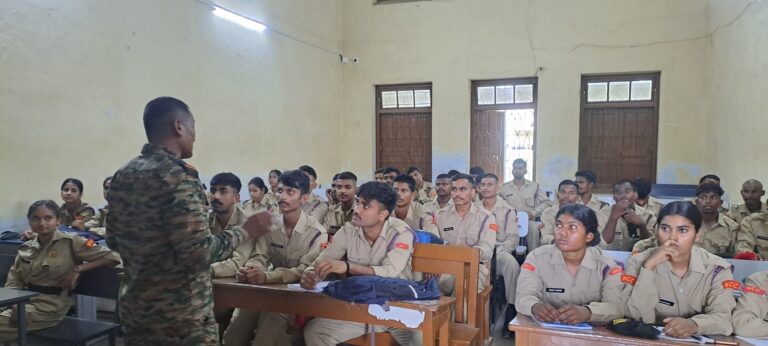 साहिबगंज कॉलेज में अग्निवीर भर्ती को लेकर विद्यार्थियों को दिया गया प्रशिक्षण