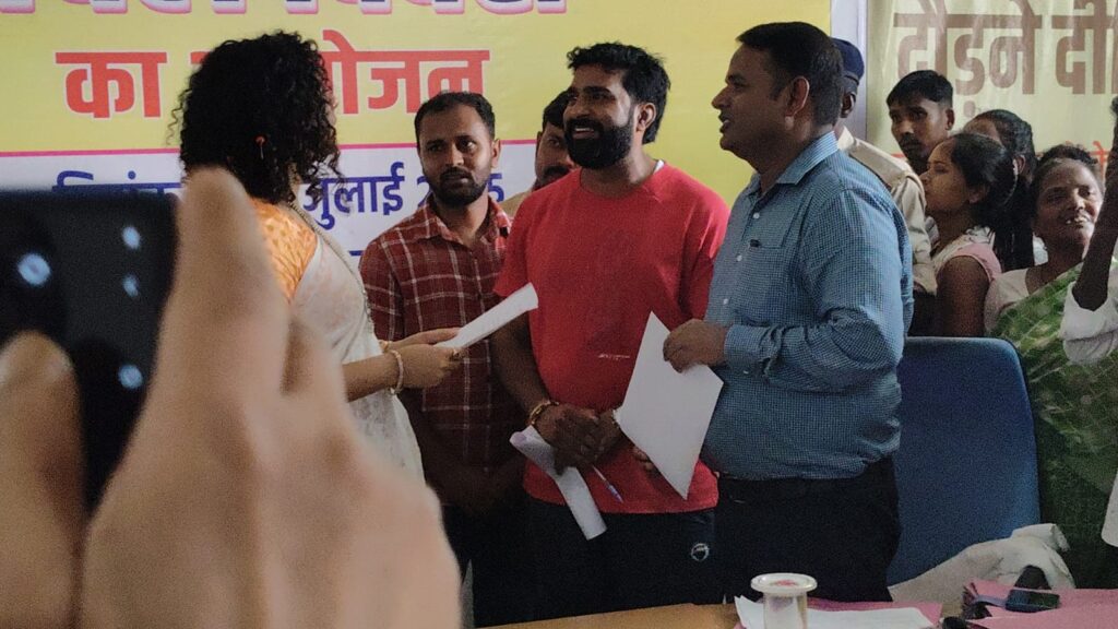 डीसी प्रेरणा दीक्षित ने घाघरा सीएचसी, पुस्तकालय व आंगनबाड़ी केंद्र का औचक निरीक्षण,दिए आवश्यक निर्देश डीसी प्रेरणा दीक्षित ने घाघरा सीएचसी, पुस्तकालय व आंगनबाड़ी केंद्र का औचक निरीक्षण,दिए आवश्यक निर्देश