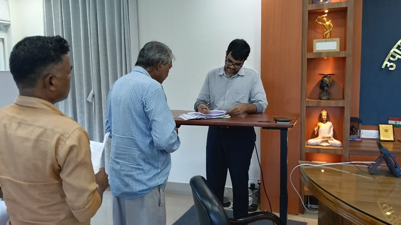 उपायुक्त ने जन शिकायत निवारण कार्यक्रम में सुनीं ग्रामीणों की समस्याएं, संबंधित अधिकारियों को दिए आवश्यक निर्देश उपायुक्त ने जन शिकायत निवारण कार्यक्रम में सुनीं ग्रामीणों की समस्याएं, संबंधित अधिकारियों को दिए आवश्यक निर्देश
