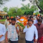 विश्रामपुर के जनसेवक ददई दुबे को अंतिम विदाई, युवा नेता अभिमन्यु सिंह ने निभाई पुत्रवत जिम्मेदारी