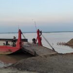 गंगा का जलस्तर बढ़ने से फेरी सेवा पर असर, भारी वाहनों का परिचालन बंद