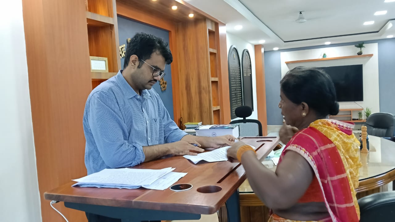 जन शिकायत निवारण में उपायुक्त ने सुनी ग्रामीणों की समस्या,दिए निदान के निर्देश