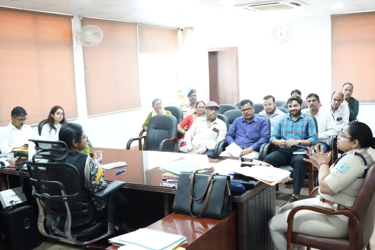 पलामू:उपायुक्त ने सड़क सुरक्षा समिति की बैठक की पलामू:उपायुक्त ने सड़क सुरक्षा समिति की बैठक की