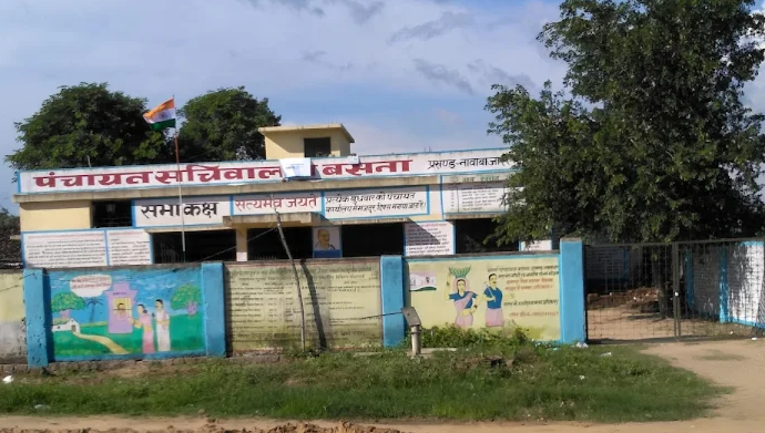 पलामू: पंचायत अधिकारी का ठिकाना बना ब्लॉक, बंद पंचायत भवन से परेशान ग्रामीण