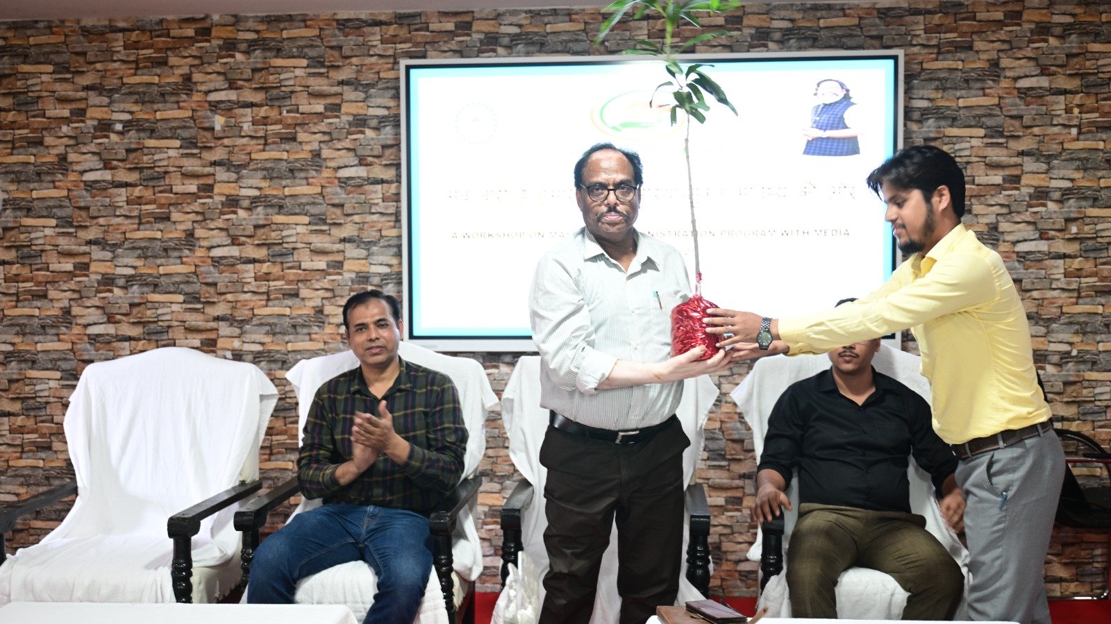 पलामू में 15 से 30 अगस्त तक दो चरणों में चला फाइलेरिया उन्मूलन अभियान,फाइलेरिया से बचाव हेतू पलामू में 93 प्रतिशत लोगों खाई दवा : सिविल सर्जन
