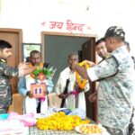 सेवानिवृत्त चौकीदारों को गारू थाना में दी गई भावभीनी विदाई, सेवाभाव को किया गया सम्मानित