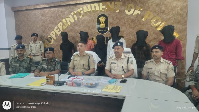 राहुल दुबे गिरोह के 6 सदस्य हथियार के साथ गिरफ्तार, कोयलांचल में तीन बड़ी आगजनी की घटनाओं का खुलासा