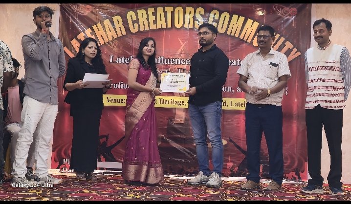 डिजिटल क्रिएटर्स और इनफ्लुएंसर सही मायने में डिजिटल सितारे:प्रवीण कुमार सिंह,एसडीएम डिजिटल क्रिएटर्स और इनफ्लुएंसर सही मायने में डिजिटल सितारे:प्रवीण कुमार सिंह,एसडीएम