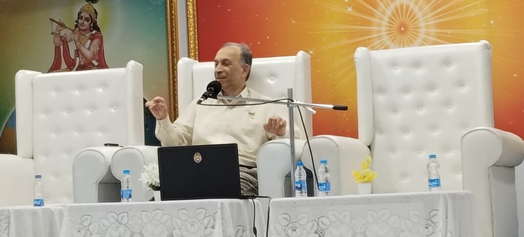 यूनिवर्सल पीस पैलेस में श्रद्धापूर्वक मनाया गया रक्षाबंधन का त्योहार यूनिवर्सल पीस पैलेस में श्रद्धापूर्वक मनाया गया रक्षाबंधन का त्योहार