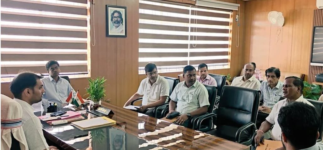 गढ़वा में मादक पदार्थों की रोकथाम को लेकर हुई उच्चस्तरीय बैठक, उपायुक्त ने दिए सख्त निर्देश