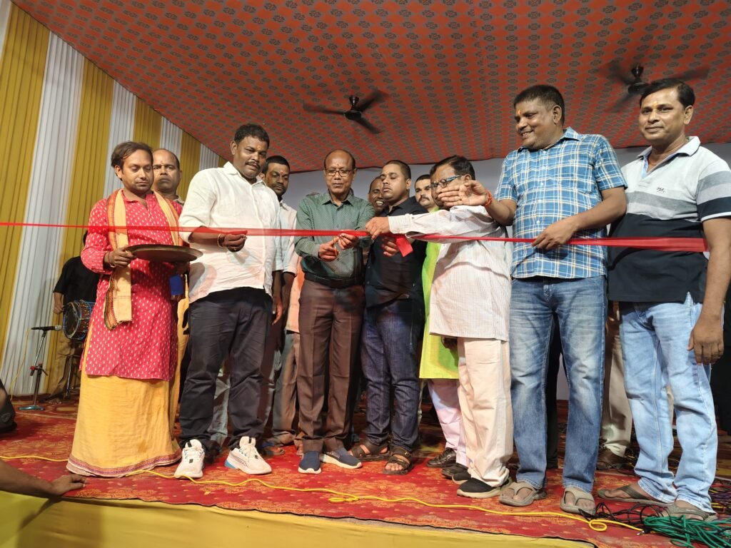 बरहरवा:गणपति बाप्पा के जयकारों से गूंजा मिर्जाचौकी हाट परिसर, भक्ति जागरण में झूमे श्रद्धालु बरहरवा:गणपति बाप्पा के जयकारों से गूंजा मिर्जाचौकी हाट परिसर, भक्ति जागरण में झूमे श्रद्धालु