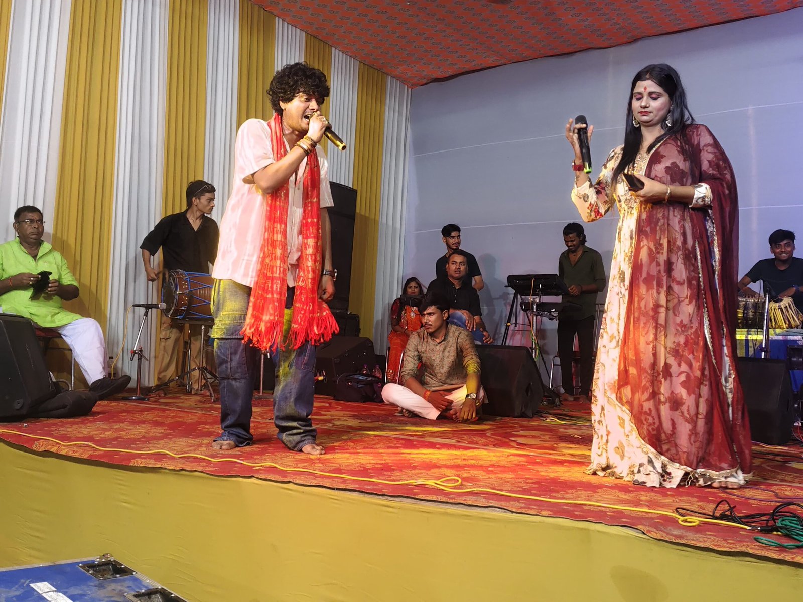 बरहरवा:गणपति बाप्पा के जयकारों से गूंजा मिर्जाचौकी हाट परिसर, भक्ति जागरण में झूमे श्रद्धालु
