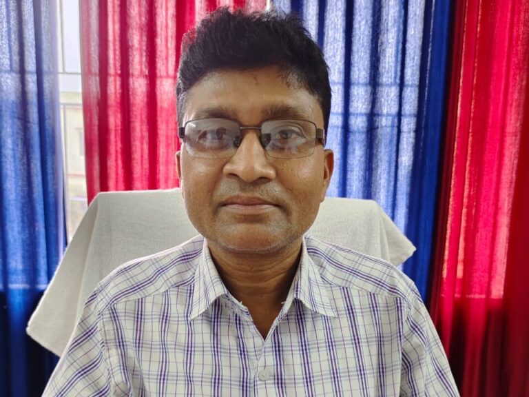 बरहरवा के नए सीओ अनोज कुमार ने संभाला पदभार,जनता की समस्याओं के त्वरित व निष्पक्ष समाधान का दिया भरोसा