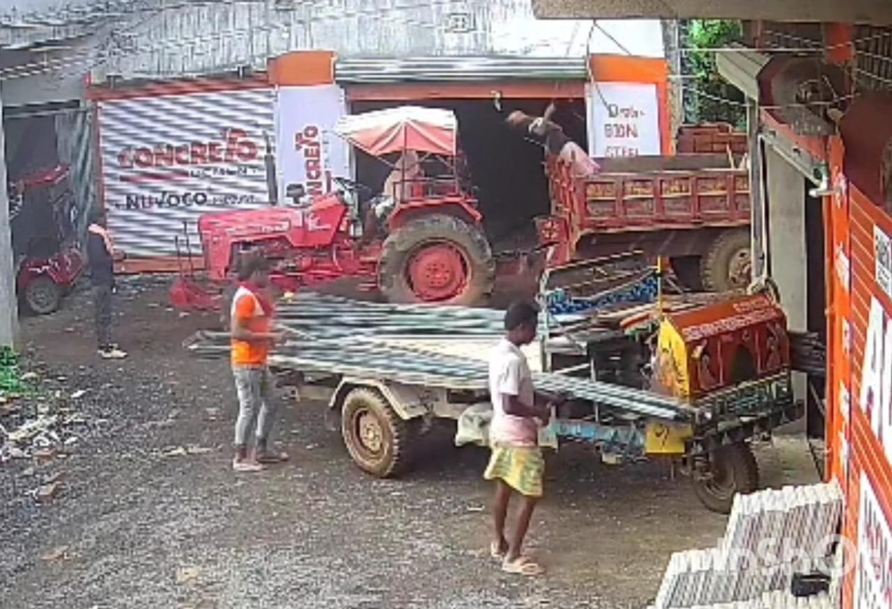 हाईटेंशन तार की चपेट में आने से मजदूर गंभीर रूप से घायल हाईटेंशन तार की चपेट में आने से मजदूर गंभीर रूप से घायल