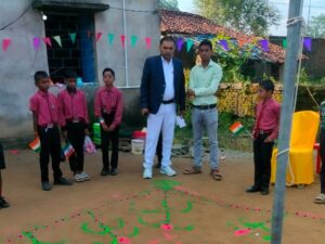 सतबरवा में धूमधाम से मना 79वां स्वतंत्रता दिवस, विद्यालयों में गूंजे देशभक्ति के गीत